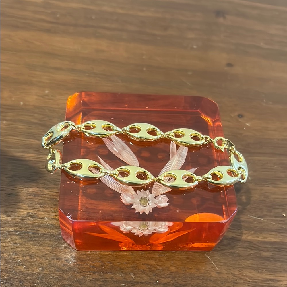 Gold Chain Bracelet with Intricate Link Design